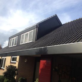 Dakkapel verbouwing zwart